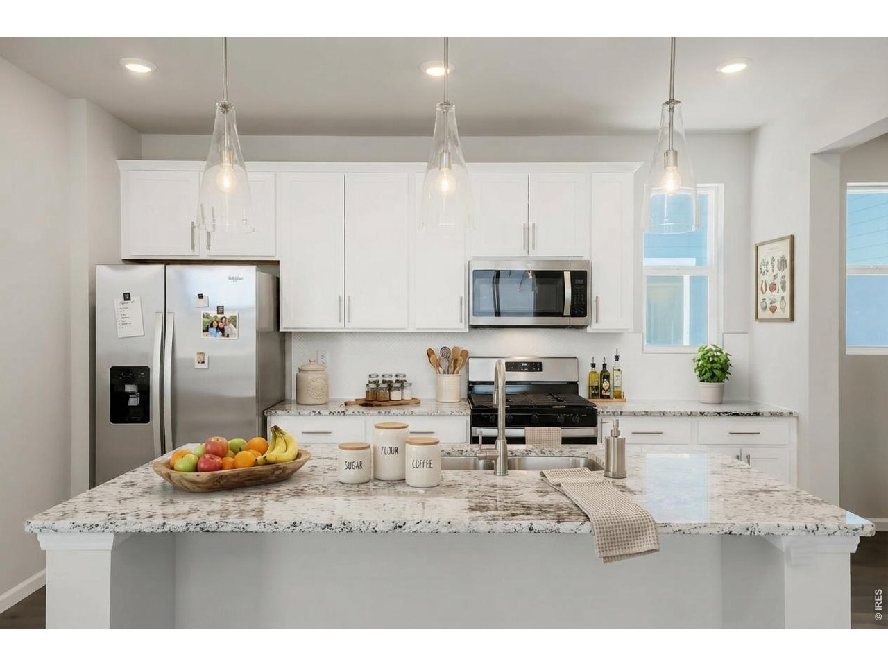 Property Photo 3 All kitchen appliances are included