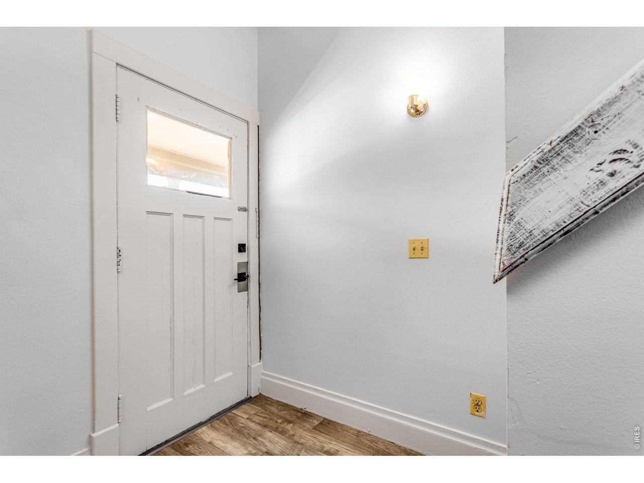 Property Photo 8 Unit A