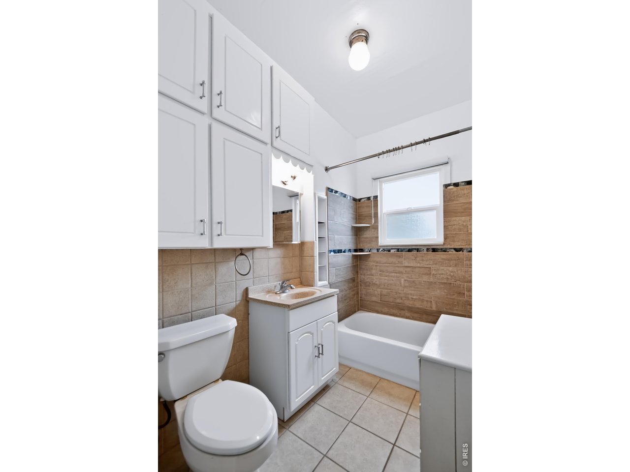 Property Photo 17 Full bathroom, check out all that storage!