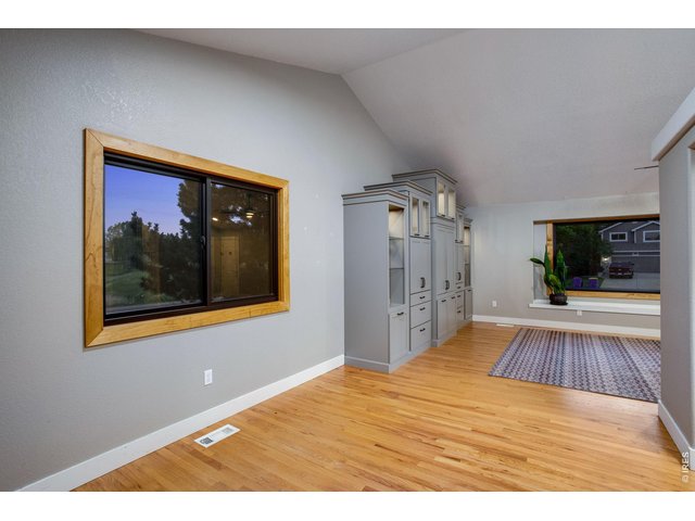 Property Photo 13 Formal dining area