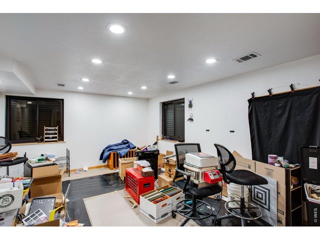 Property Photo 33 Craft room or additional bedroom