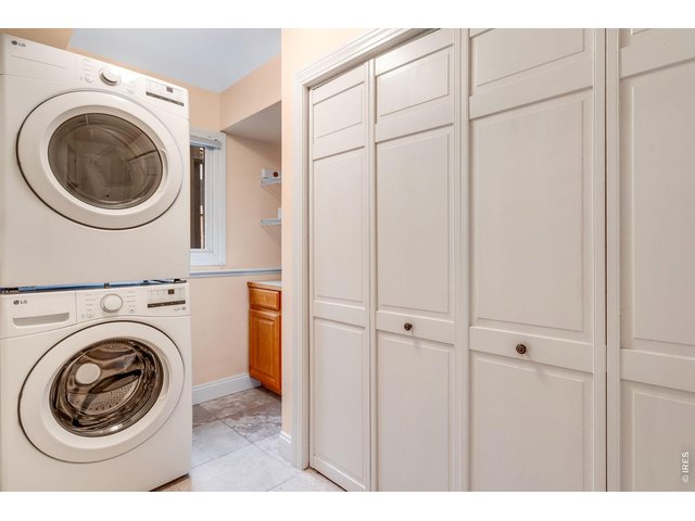 Property Photo 39 Stackage 2026 Washer and Dryer included, Newer 2022 Furnace, AC and 2017 H2O heater.