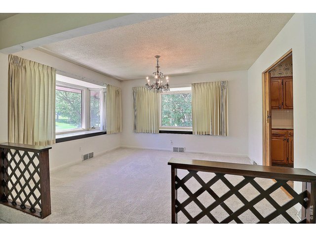 Property Photo 8 Large Formal Dining Room