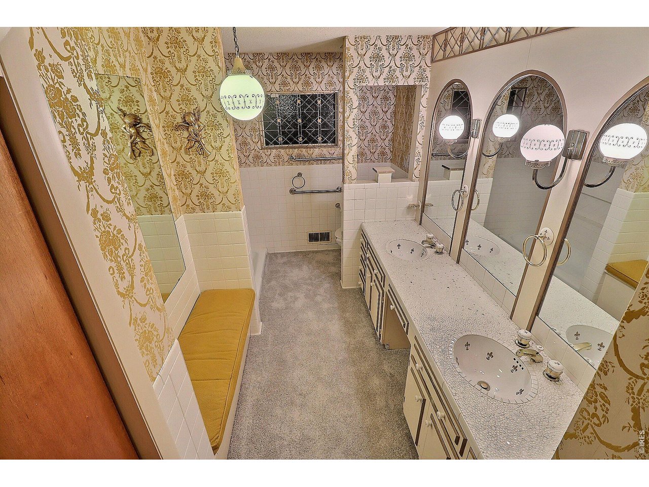 Property Photo 27 Main Bathroom