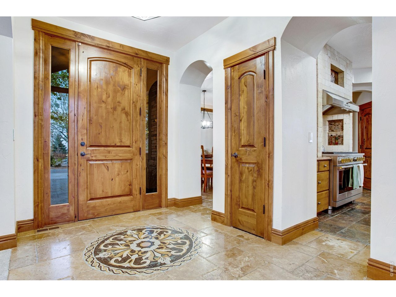 Property Photo 14 Spacious foyer with coat closet