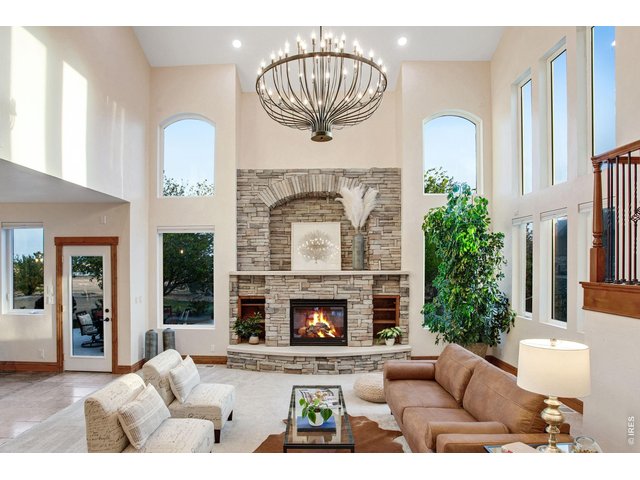 Property Photo 17 Grand with plenty of natural light