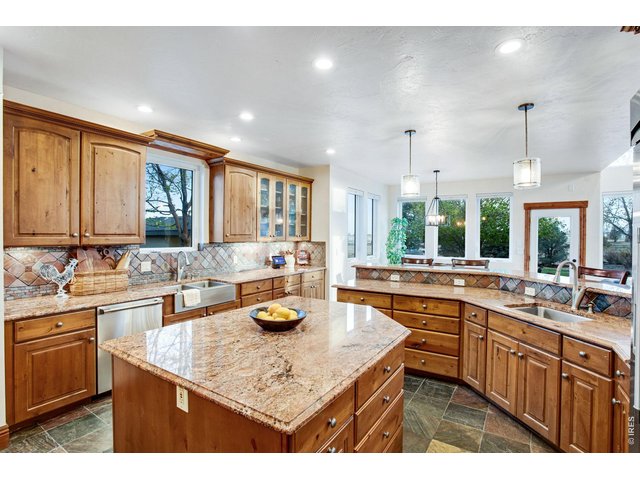 Property Photo 25 Center island