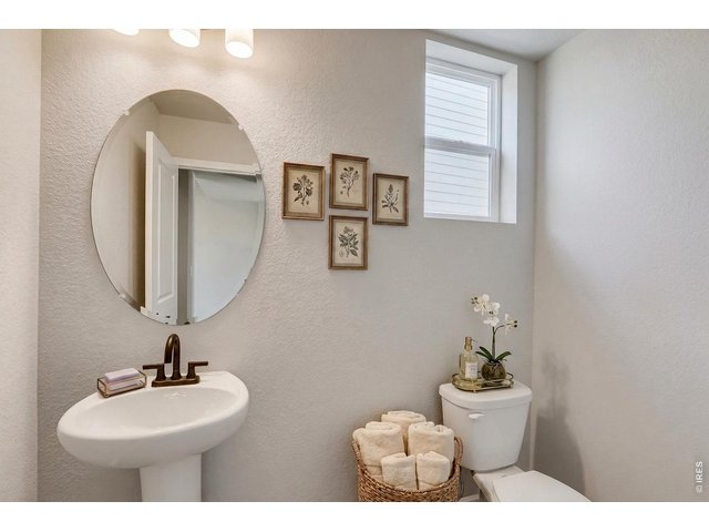 Property Photo 11 Main floor 1/2 bathroom