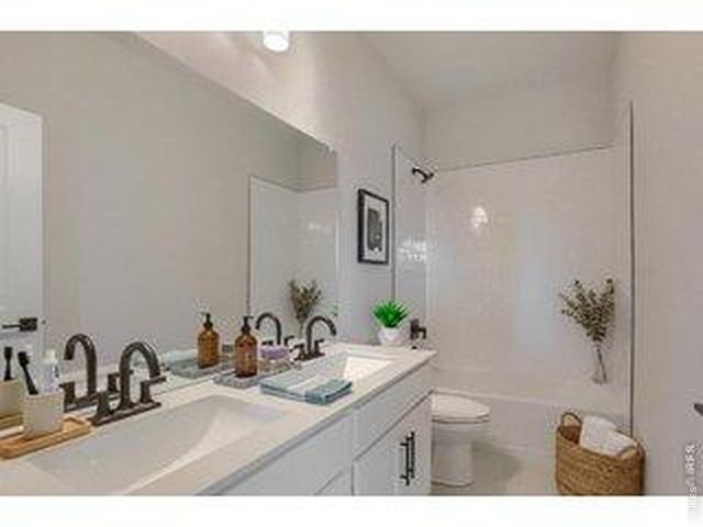 Property Photo 24 Secondary Bathroom