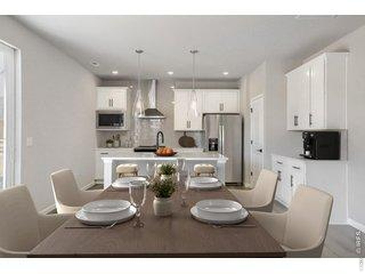 Property Photo 6 Dining & Kitchen