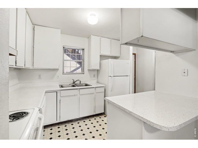 Property Photo 15 All appliances included!