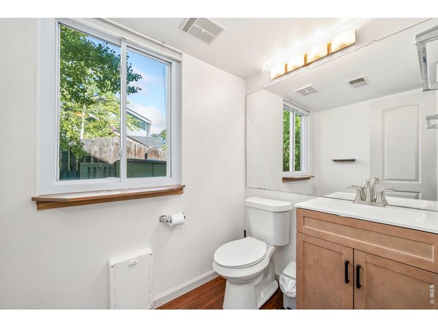 Property Photo 17 Updated half bath on main level