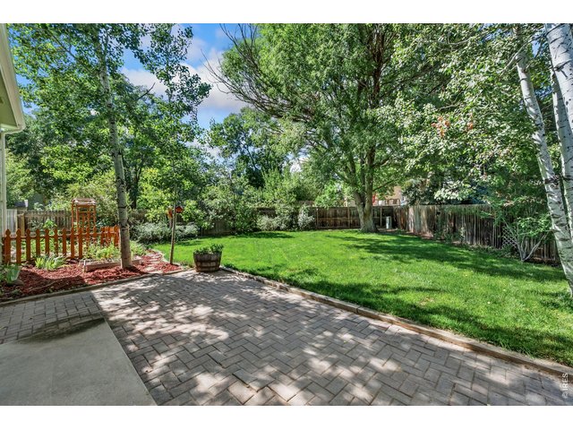 Property Photo 31 Large nicely landscaped yard