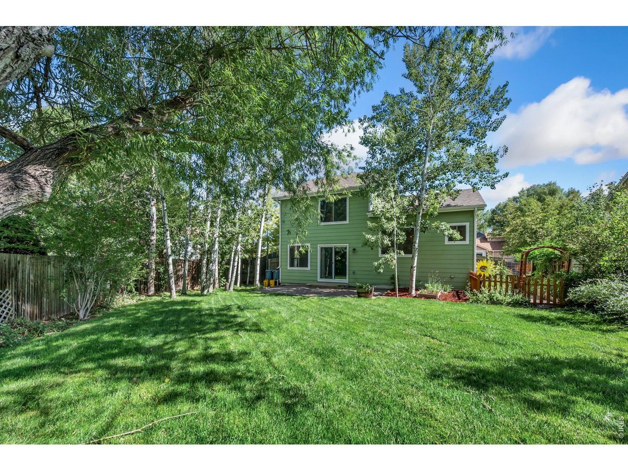 Property Photo 28 Large nicely landscaped yard