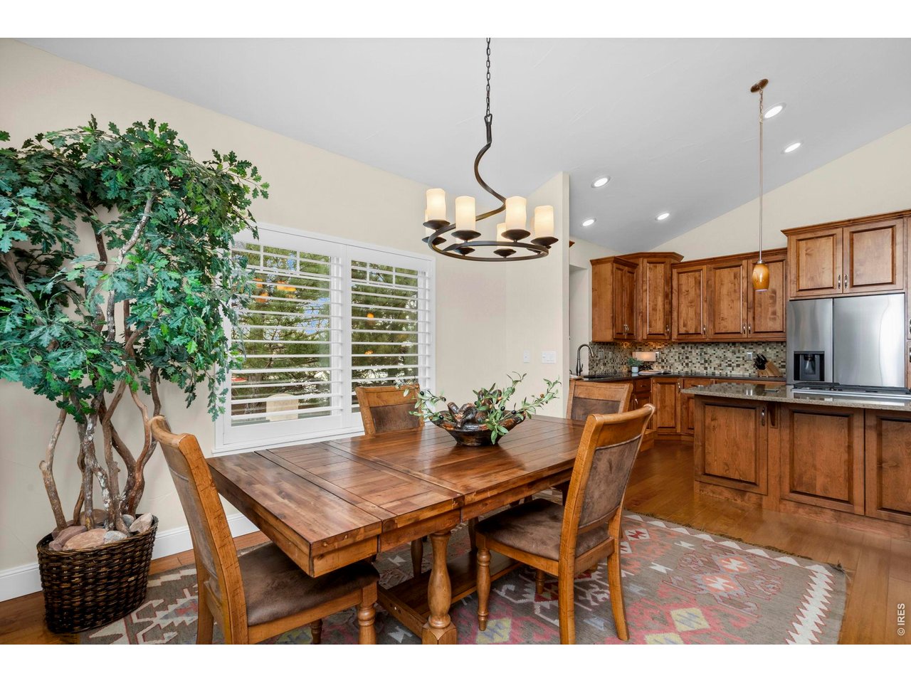 Property Photo 6 Spacious and warm Dining Space adjacent to kitchen and living rooms