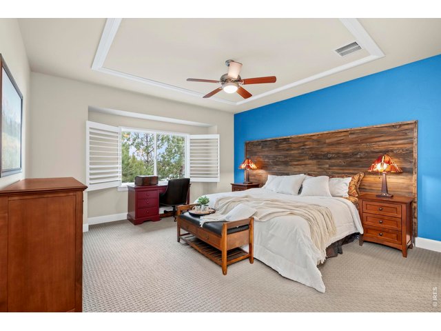 Property Photo 8 Spacious Primary Bedroom