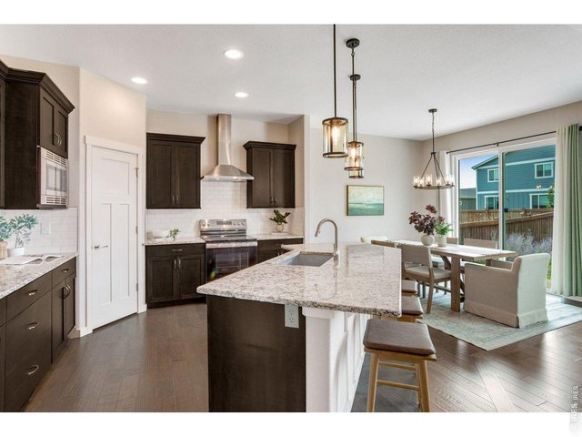 Property Photo 14 Another eat-in kitchen angle.