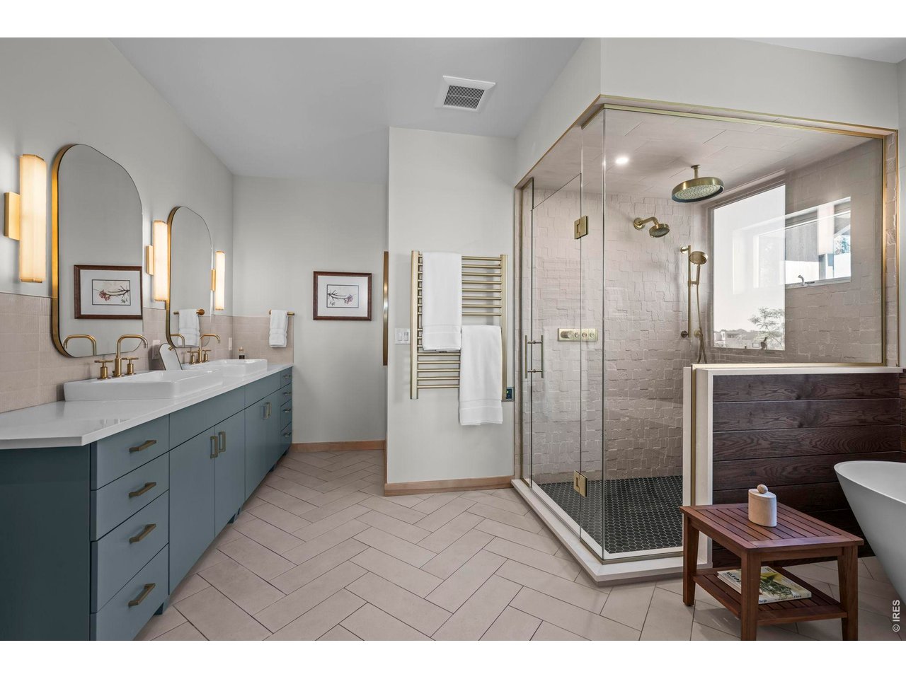Property Photo 24 Gorgeous primary bath