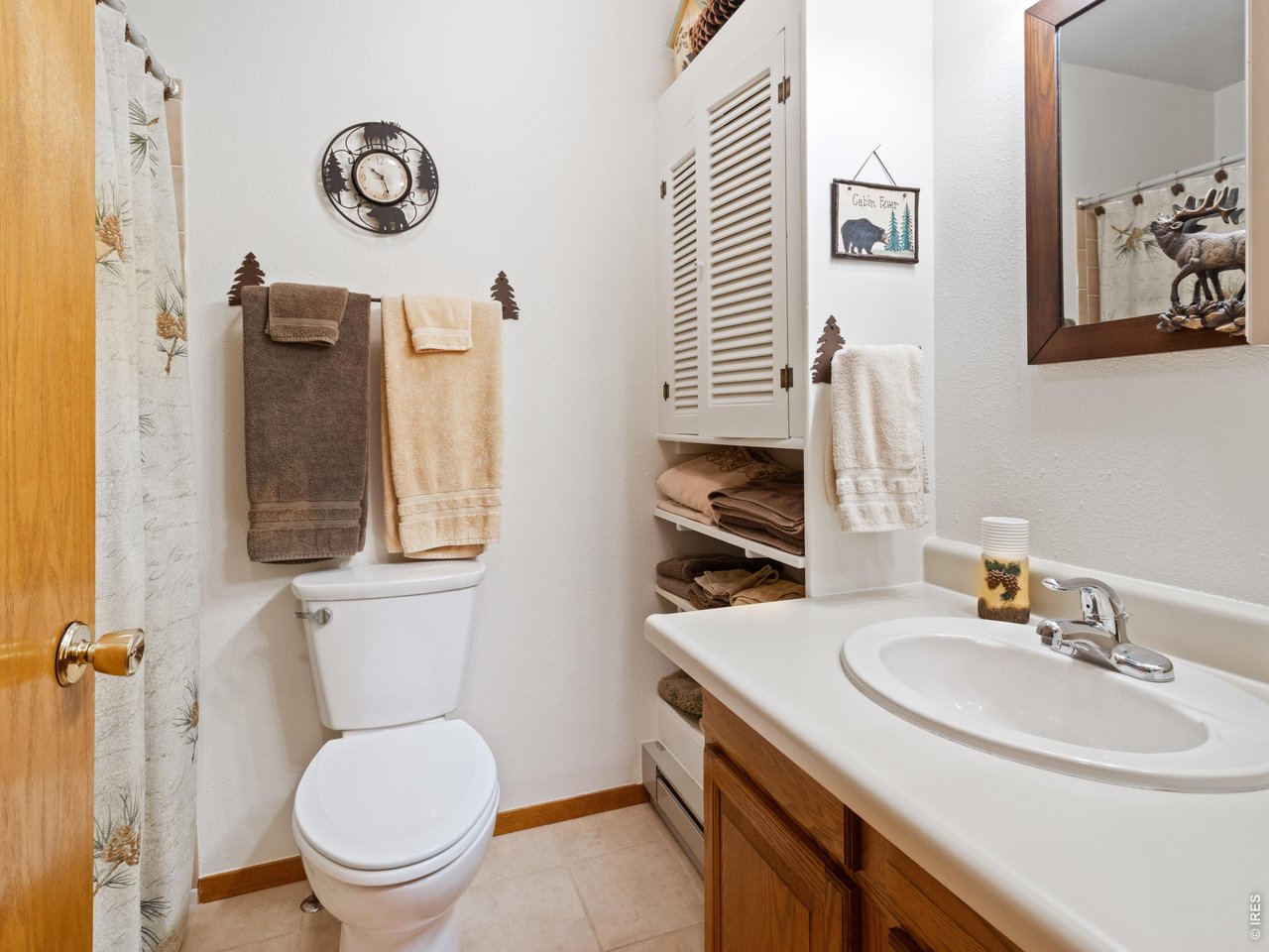 Property Photo 23 Second full bathroom