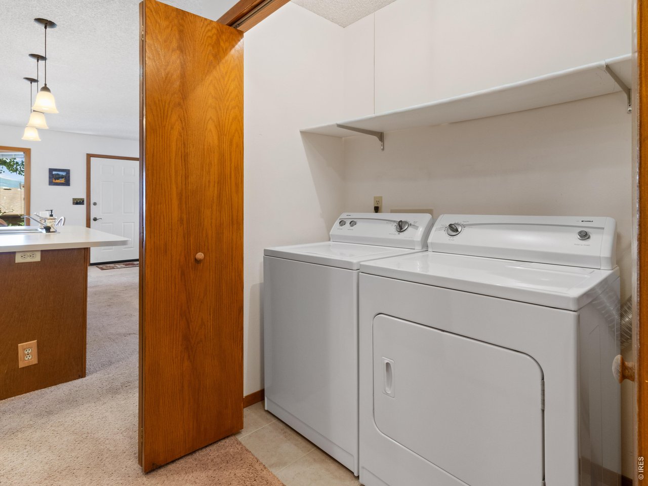 Property Photo 24 Convenietly located laundry closet
