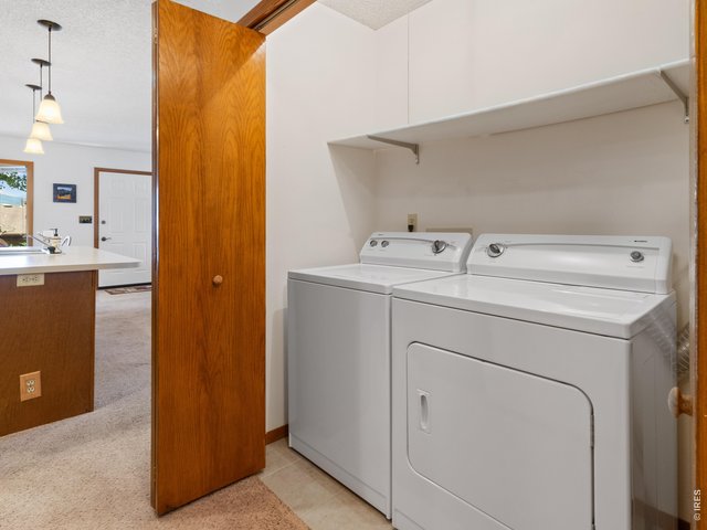 Property Photo 24 Convenietly located laundry closet