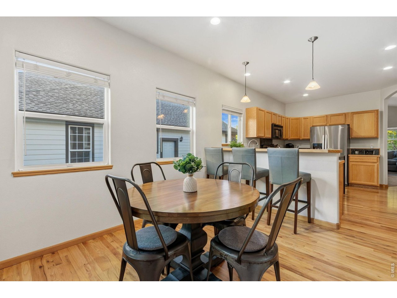 Property Photo 10 Eat-in kitchen.