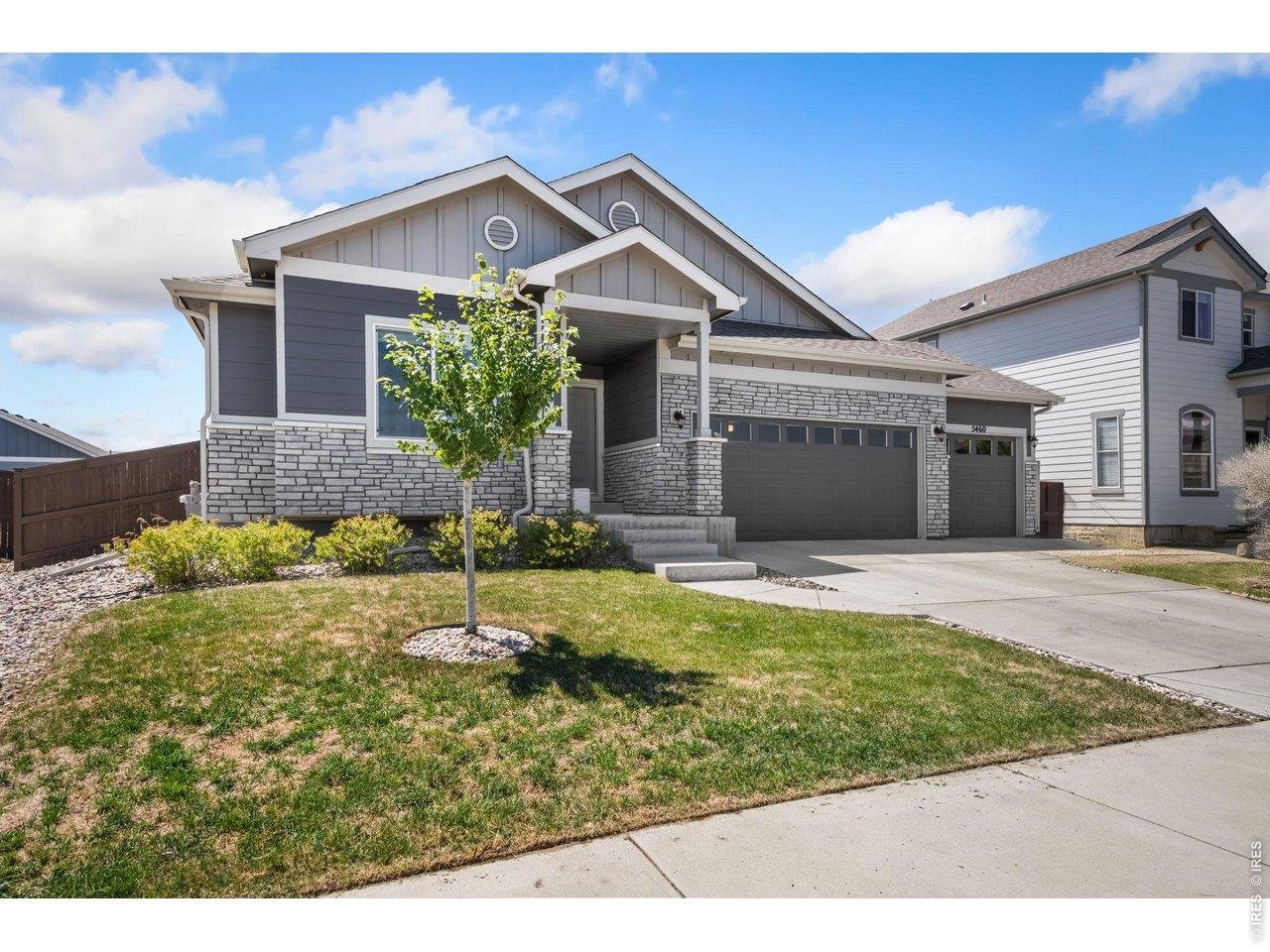 Property Photo 2 Ranch style home with 3 car garage