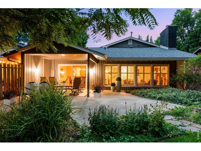 Property Photo 20 The perfect backyard Oasis! Exceptional finishes and Updates, massive outdoor patio!