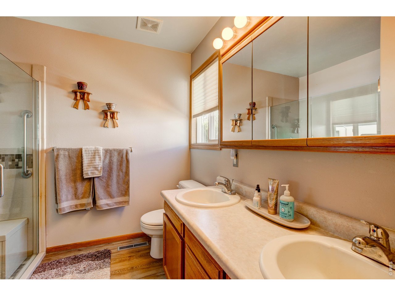 Property Photo 9 Primary Bathroom
