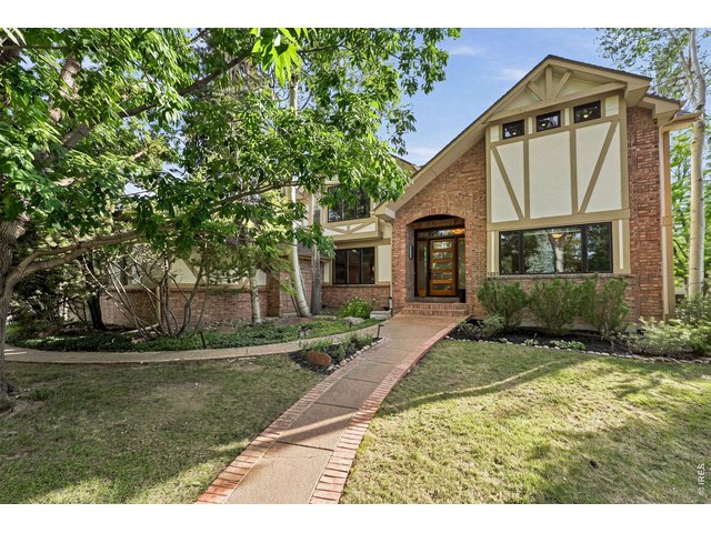 Property Photo 2 Front Entry-Expansive Corner Lot