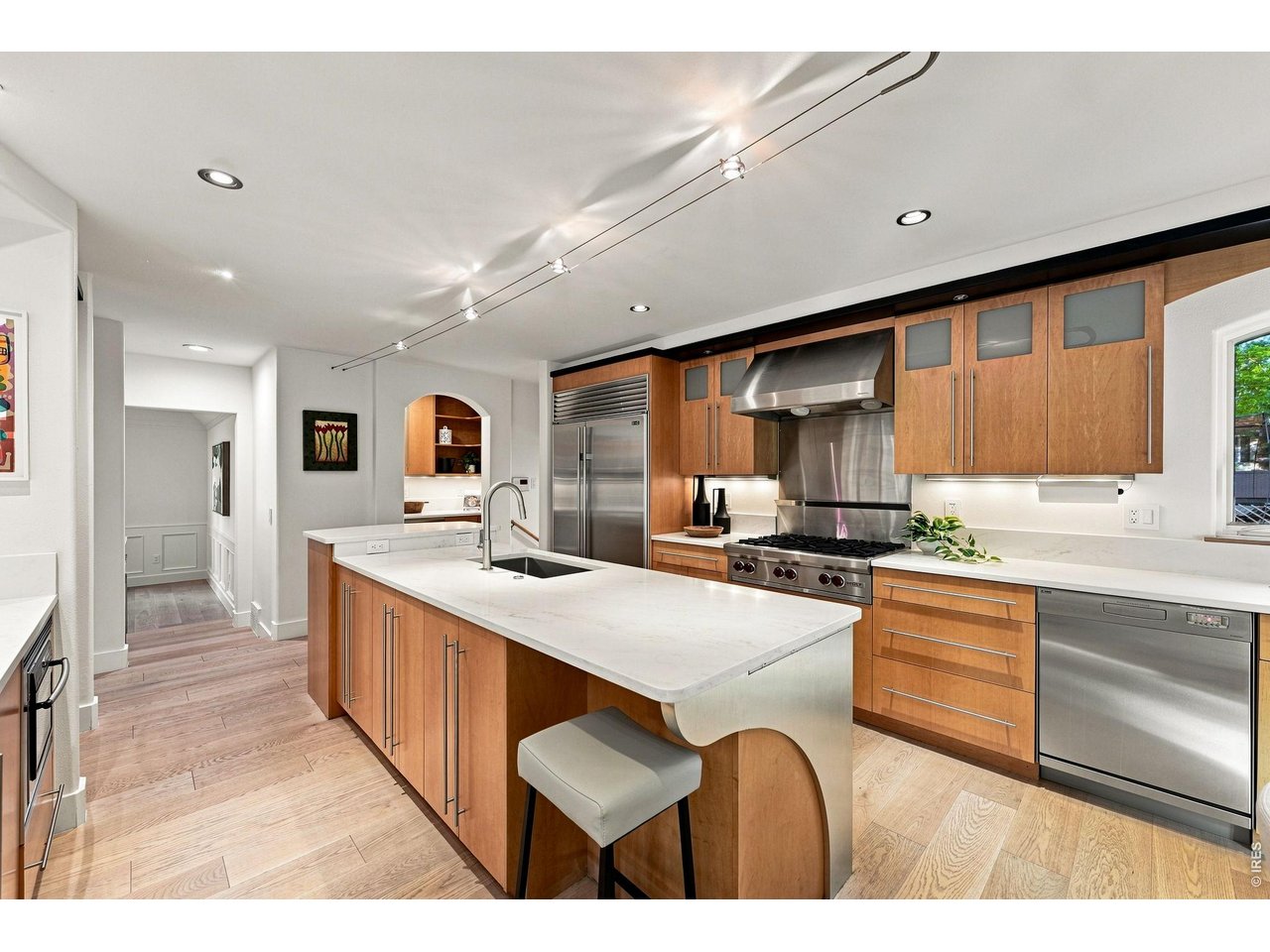 Property Photo 8 Kitchen with eat in breakfast area
