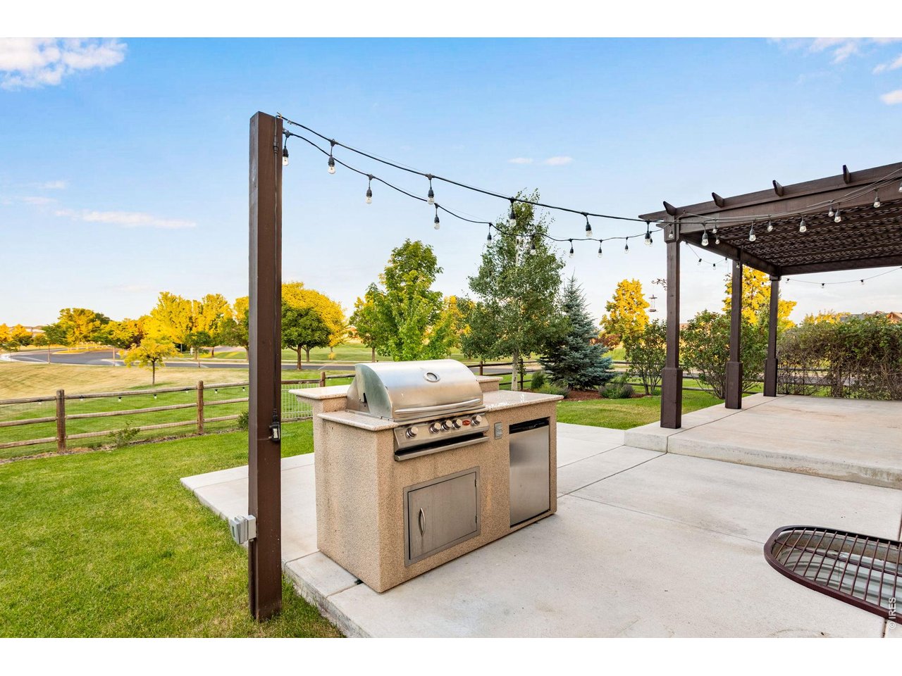 Property Photo 6 Built in BBQ and mini refrigerator included