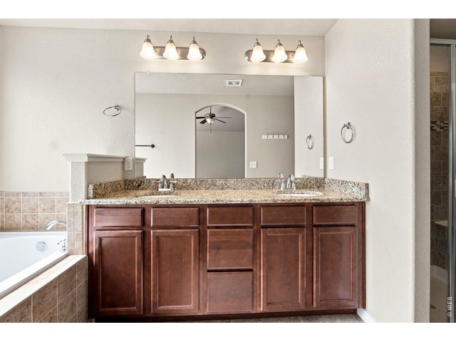 Property Photo 19 Primary Bathroom