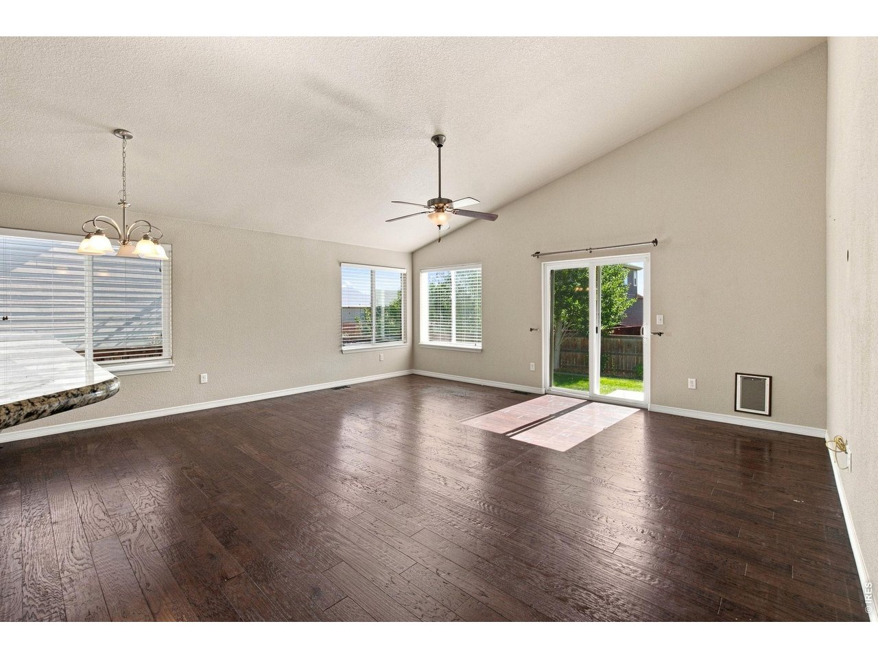 Property Photo 10 Great Room