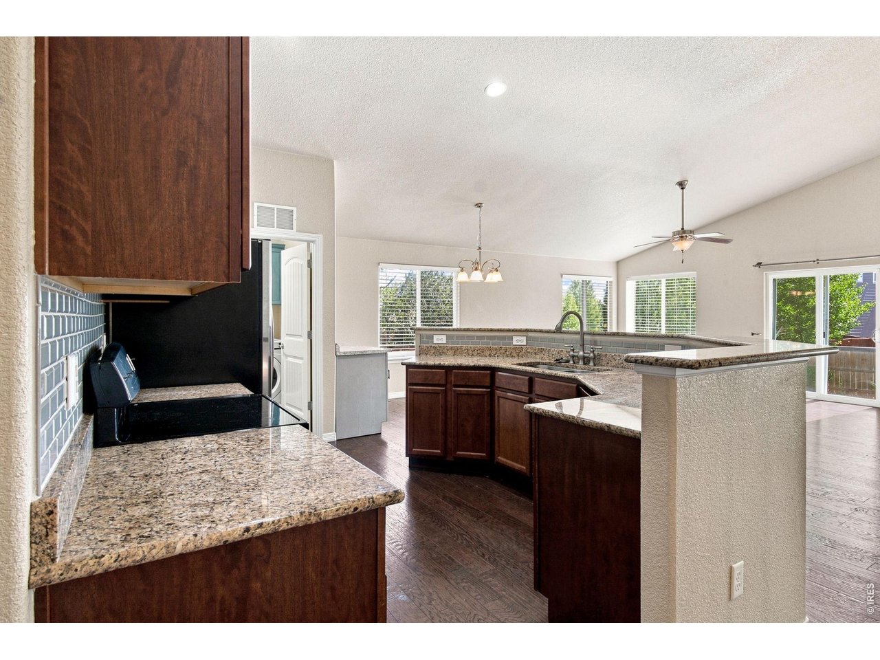 Property Photo 13 Kitchen