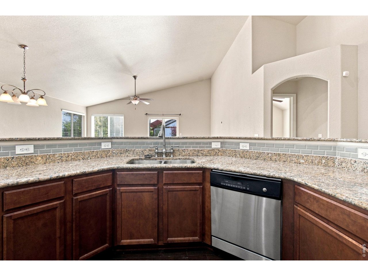 Property Photo 15 Kitchen