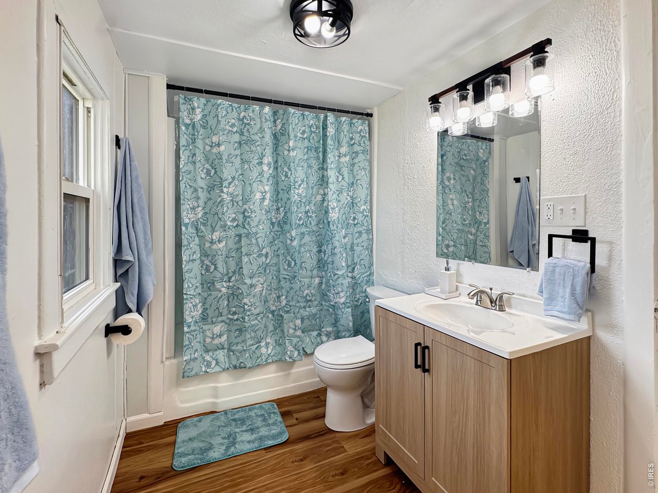Property Photo 16 Bathroom