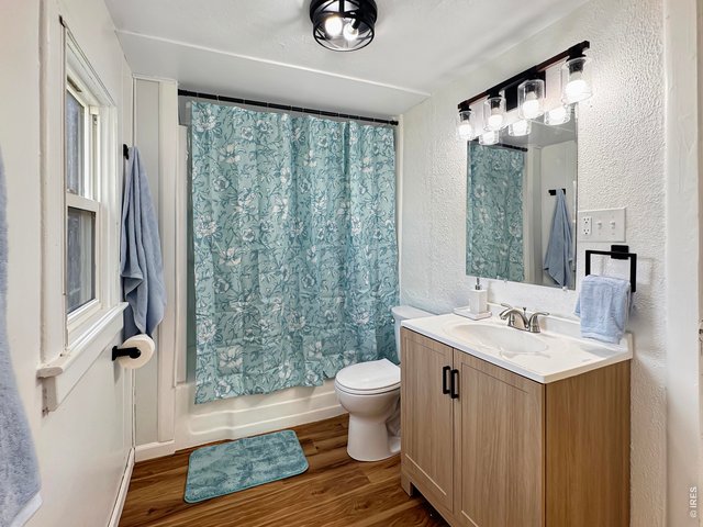 Property Photo 16 Bathroom