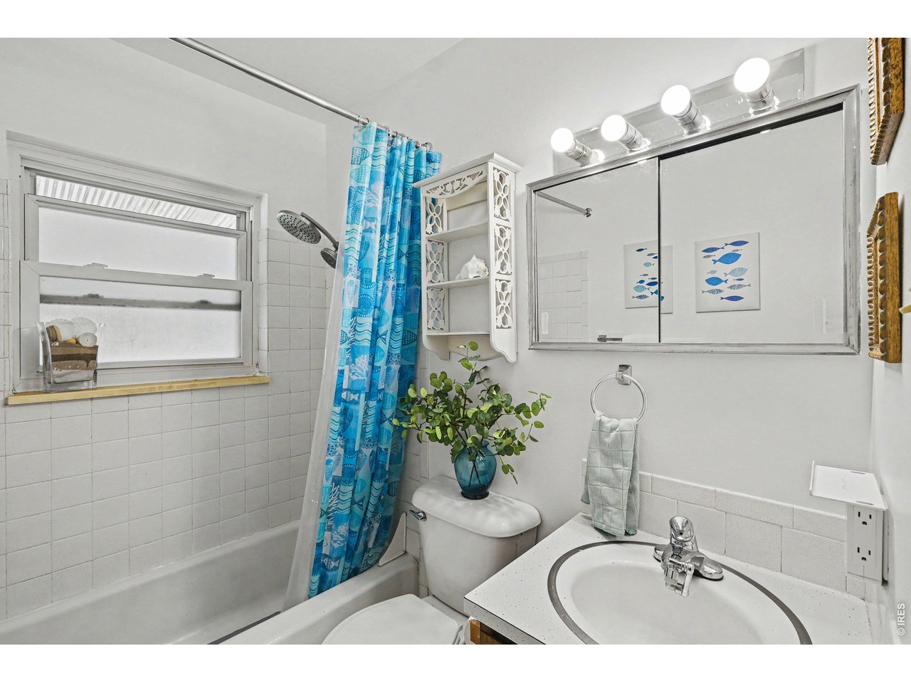 Property Photo 14 Main level full bathroom. Fresh interior paint and new door.