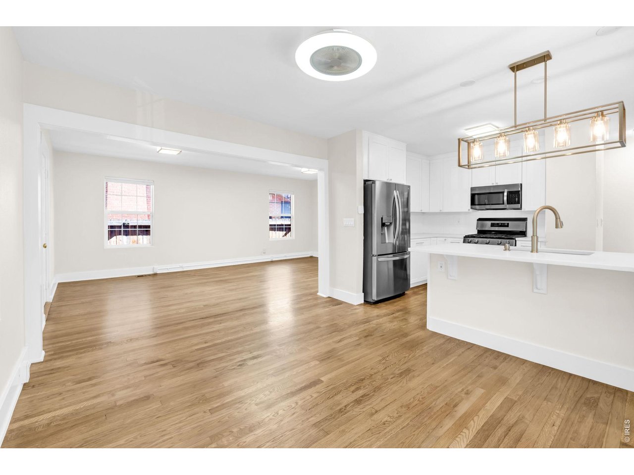 Property Photo 9 Ideal layout for entertaining.