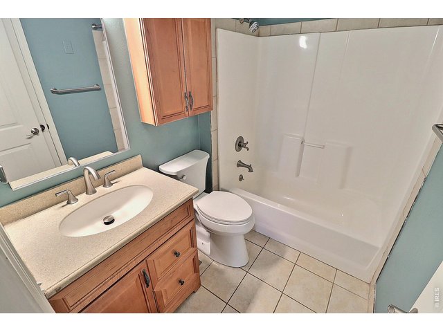 Property Photo 23 Main Bathroom