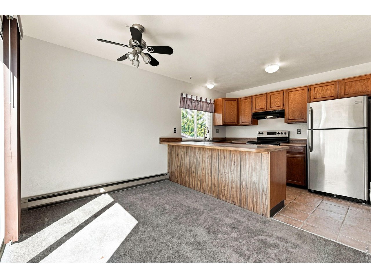 Property Photo 9 Eat in Kitchen