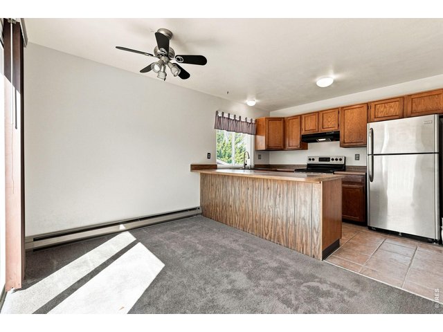 Property Photo 9 Eat in Kitchen