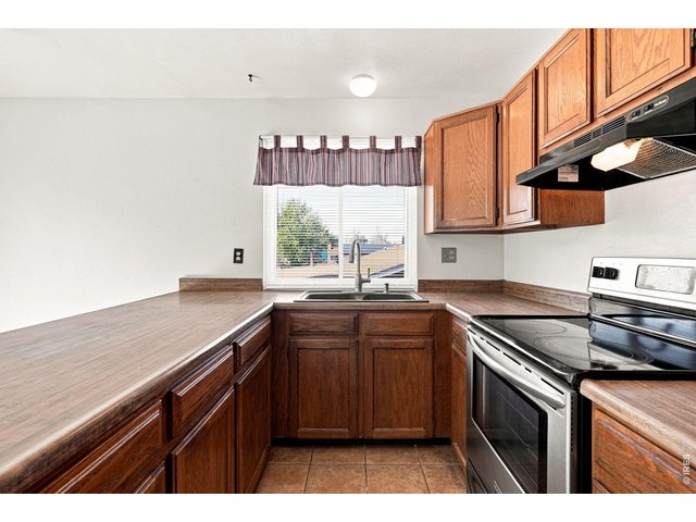 Property Photo 14 Eat in Kitchen