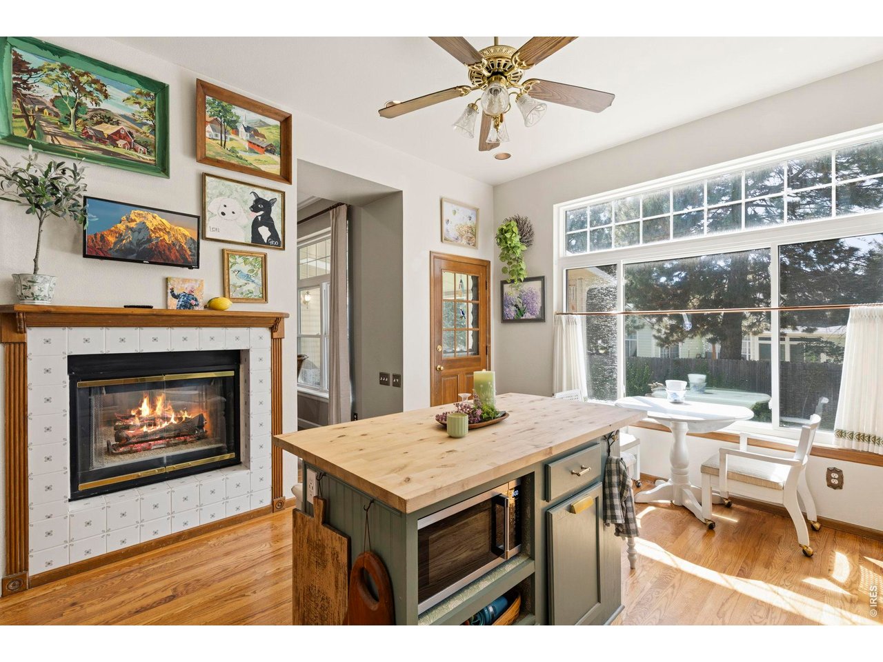 Property Photo 27 Microwave in island, dual sided fireplace
