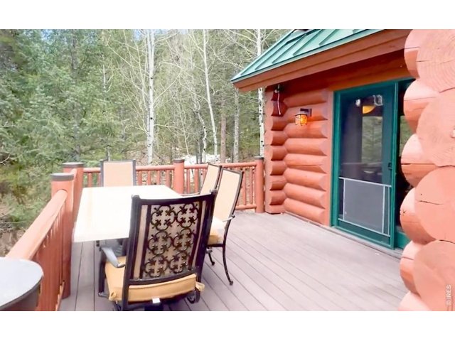 Property Photo 4 Spend some time relaxing on your top deck!