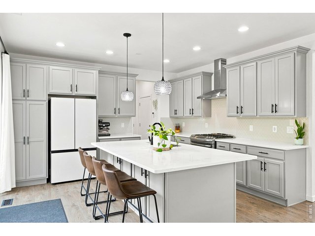 Property Photo 7 Eat-In Kitchen