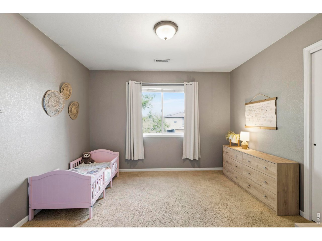 Property Photo 28 Guest Room