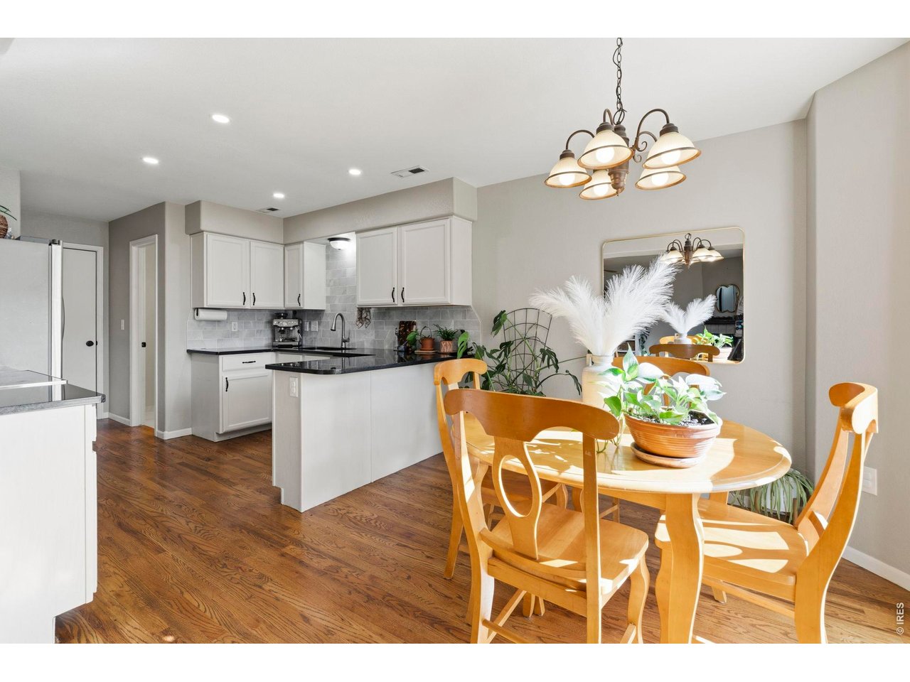 Property Photo 9 Bright dining space