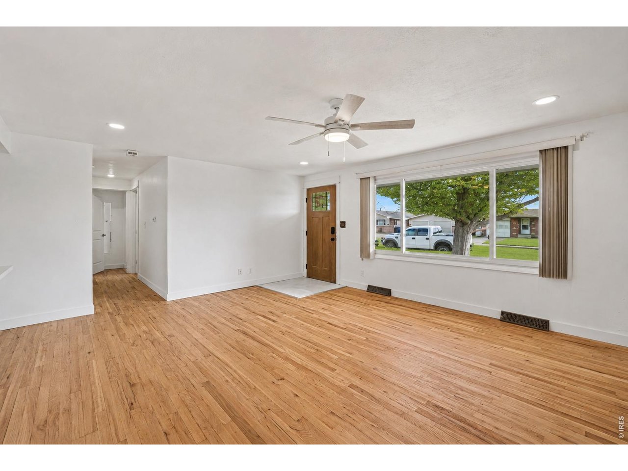 Property Photo 2 Living Room